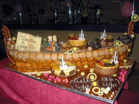 ANNIVERSAIRE DE MARIAGE AVANT SEJOUR A VENISE AVEC LES BOUGIES POUR LES 4 ENFANTS....